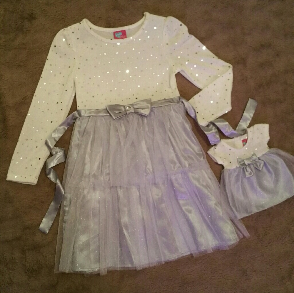 SOLD.   What a doll dress and doll dress sz6